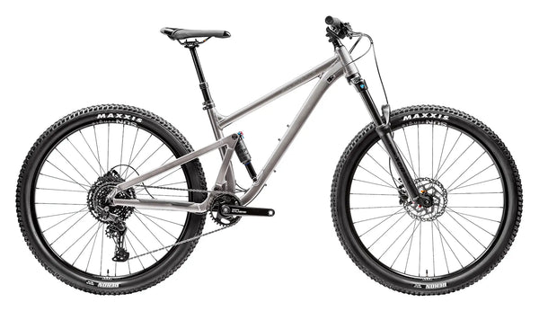 giant gloss bicycle 25 SE Trail 10