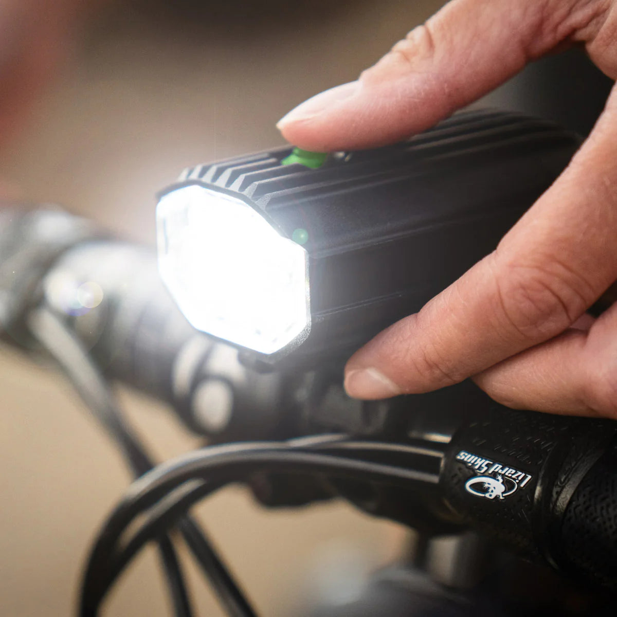 Lite Drive 1200+ Front 1200 Lumen | Lezyne