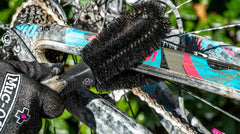 Muc-Off Cleaning Brush 2-Prong